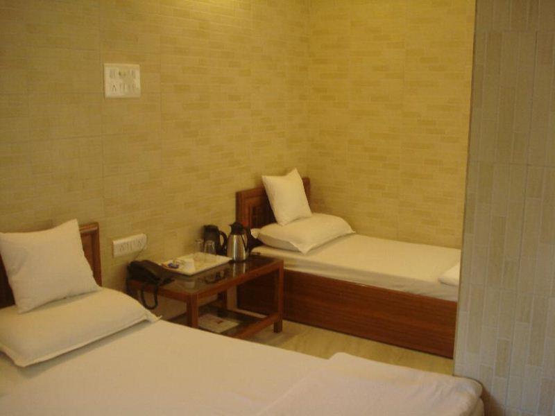 Treebo Trip Ganpati Hotel Bhopal Luaran gambar